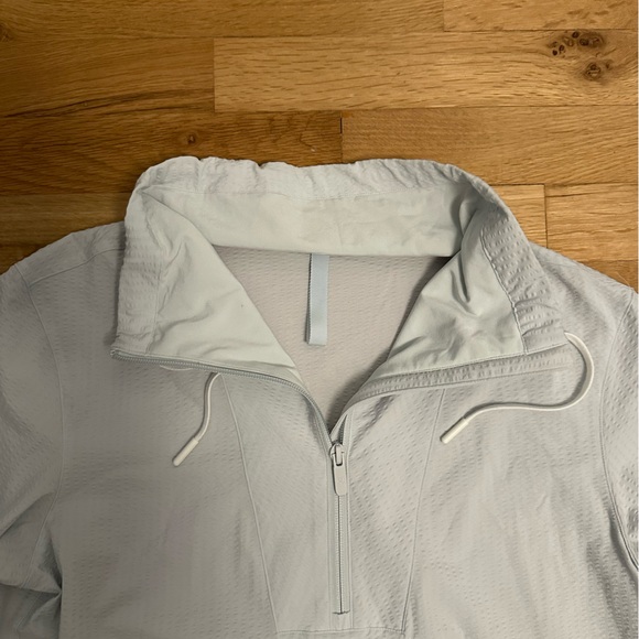 Lululemon Windbreaker - Picture 3 of 4